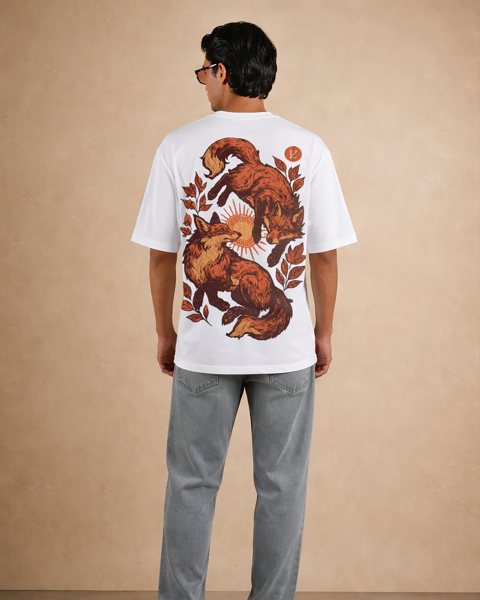 ECLIPSE FOXES OVERSIZED TEE(WHITE COLOR)