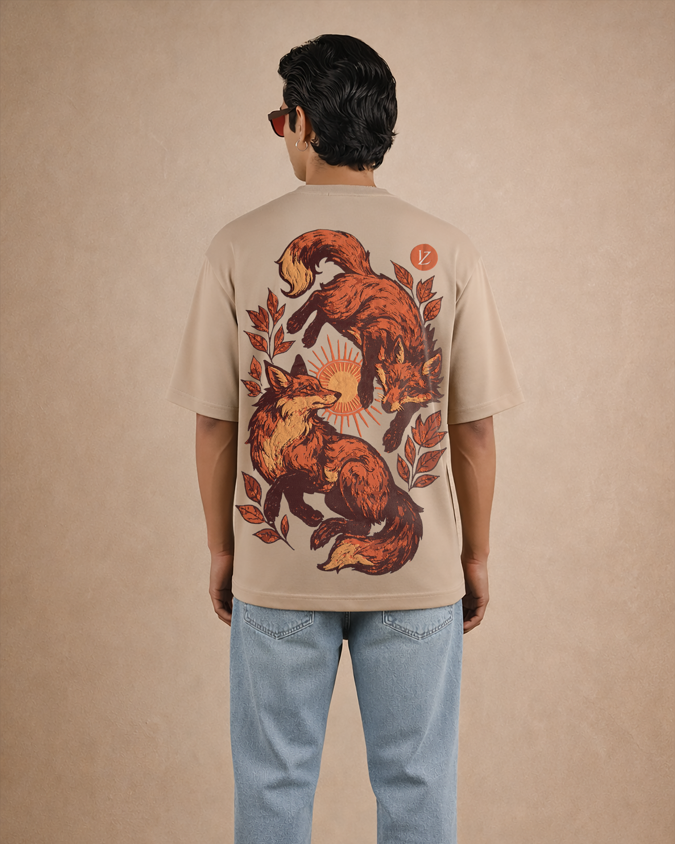 ECLIPSE FOXES OVERSIZED TEE(BEIGE COLOR)