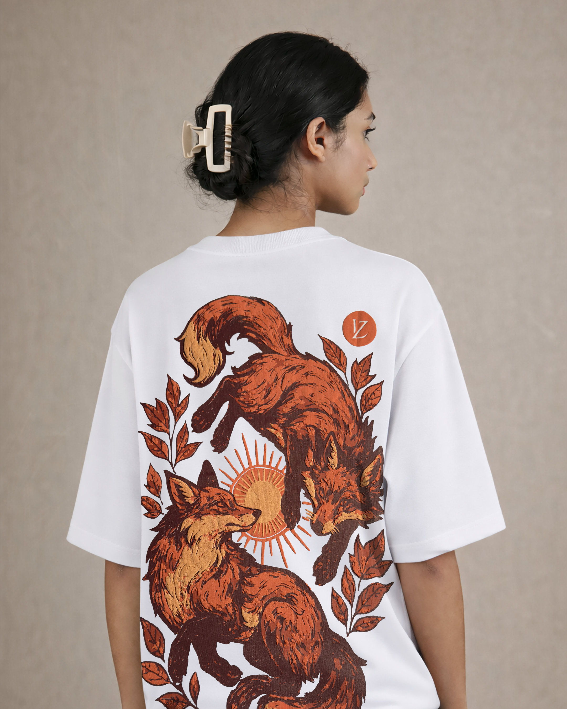 ECLIPSE FOXES OVERSIZED TEE(WHITE COLOR)